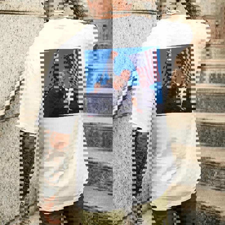 トランプ大統領のために祈り、決して降伏しない、神の祝福トランプ。 長袖tシャツ メンズTシャツ バックプリント 彼への贈り物