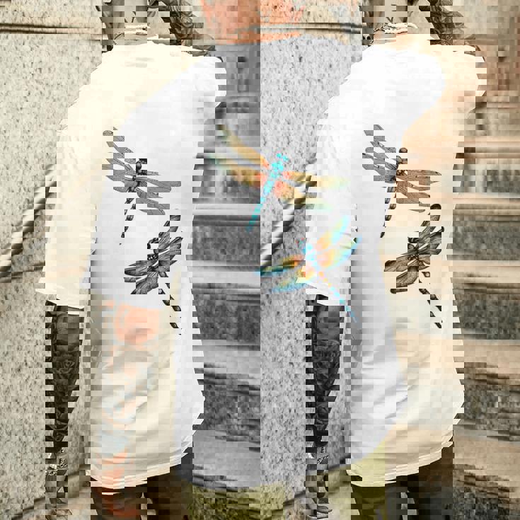 トンボ、飛ぶ昆虫のトンボ、トンボ。 メンズTシャツ バックプリント 彼への贈り物