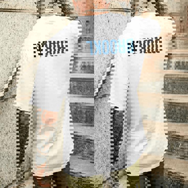 ニューヨークのファンのためのニューヨークブルックリンクリエイティブフリップデザイン メンズTシャツ バックプリント 彼への贈り物