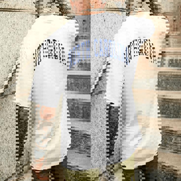 ノースカロライナ代表チームのスタイル ネイビーテキスト 長袖tシャツ メンズTシャツ バックプリント 彼への贈り物