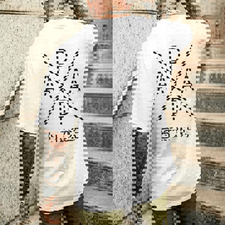 パパ 2025 ファーザー・トゥ・ビー2025 プラウド・パパ 2025 メンズTシャツ バックプリント 彼への贈り物