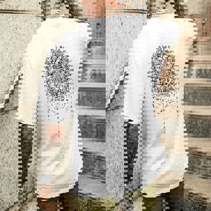 マンダラフラワー神聖幾何学フラクタルアート良い雰囲気 メンズTシャツ バックプリント 彼への贈り物