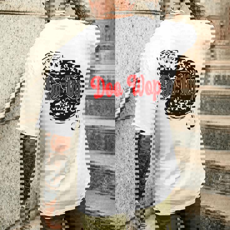 ロカビリー Doo Wop ヴィンテージ 50年代 音楽 レトロ ロックンロール メンズTシャツ バックプリント 彼への贈り物