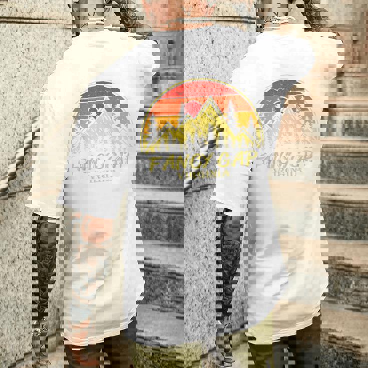 ヴィンテージ ファンシー ギャップ バージニアa 山 ハイキング お土産 メンズTシャツ バックプリント 彼への贈り物