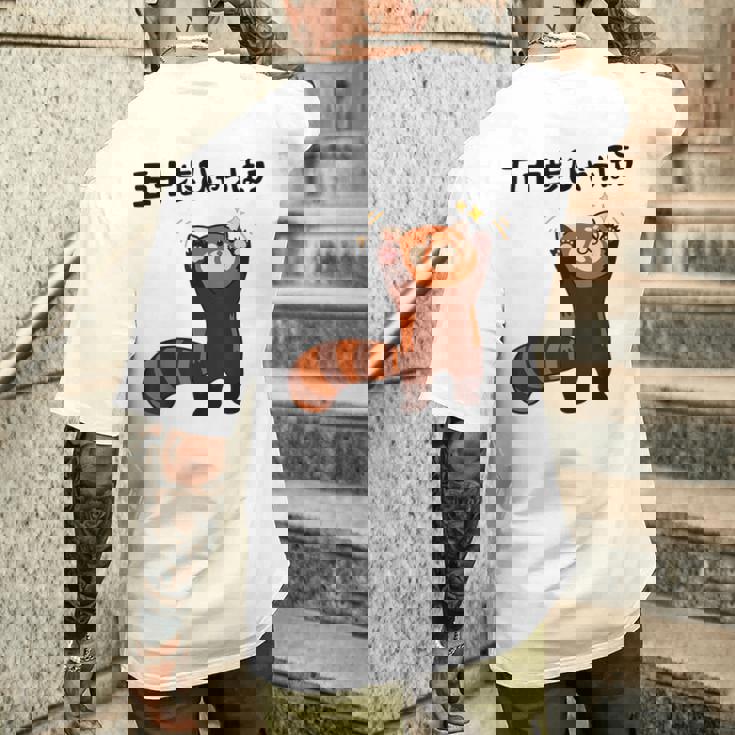 五十歩ひゃっほう レッサーパンダ ネタ ことわざ ことわざのもじり ジョーク ギャグ ダジャレ ツッコミ おもしろ メンズTシャツ バックプリント 彼への贈り物