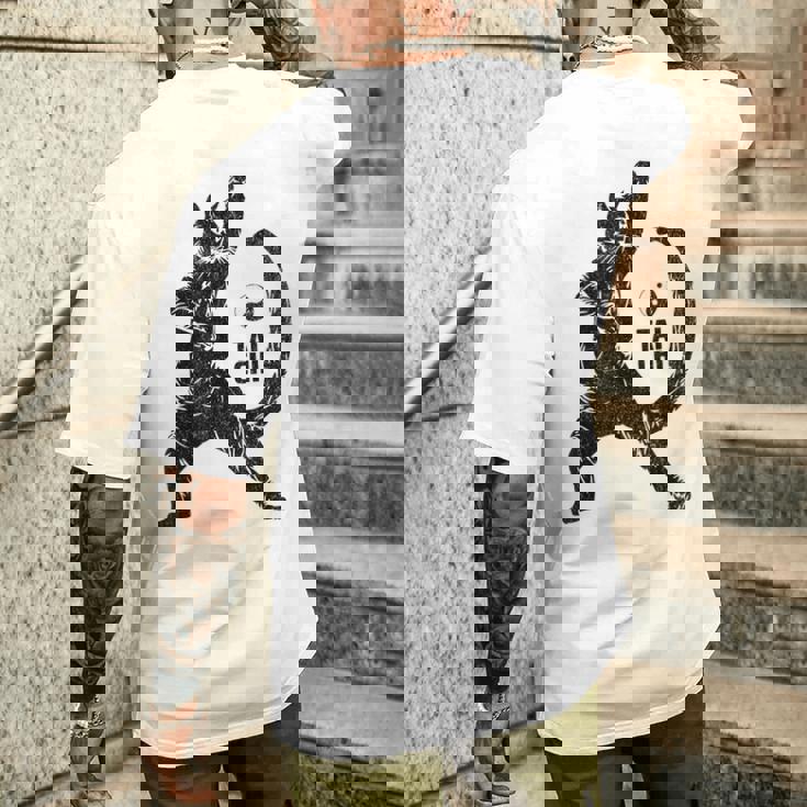 太極拳の練習をしている陽気な猫 陰陽 メンズTシャツ バックプリント 彼への贈り物