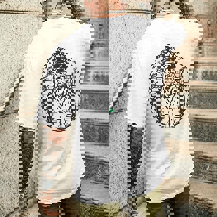 安全に働くおじさん 安全第一 作業員 メンズTシャツ バックプリント 彼への贈り物