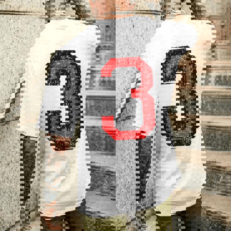 数字 3 ヴィンテージブラック&レッド メンズTシャツ バックプリント 彼への贈り物