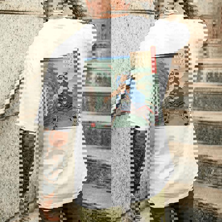 日本 浮世絵 出羽国 山形 山形城 ５７万石 最上義光 源氏 蔵王 力石 バックプリント メンズTシャツ バックプリント 彼への贈り物