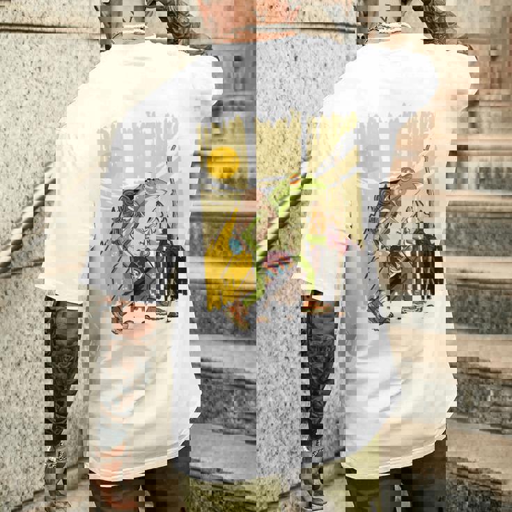 楽しいカエル ハイキングと登山愛好家 メンズTシャツ バックプリント 彼への贈り物