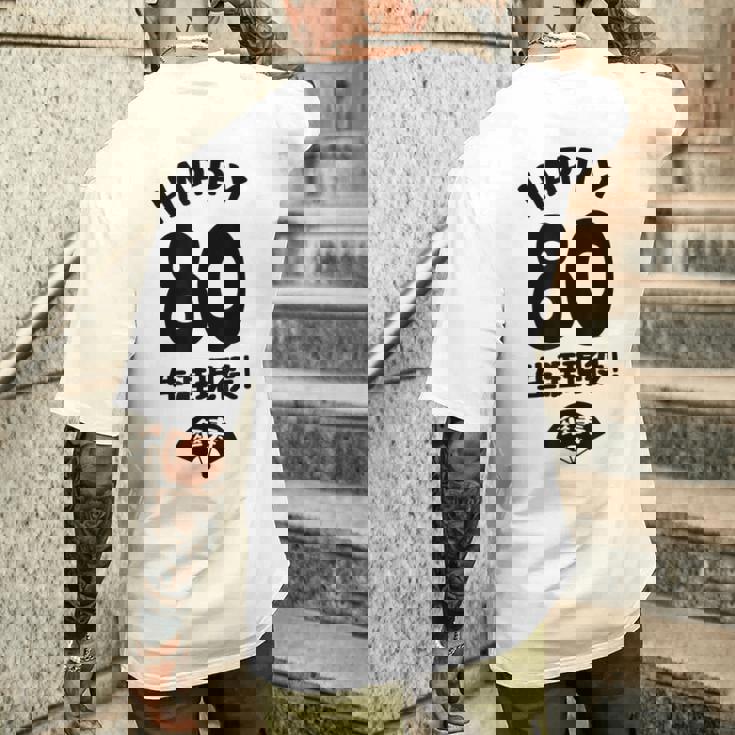 生涯現役 この身体８０年目 まだまだ行くぜ ハッピー ８０歳 傘寿祝い 長寿祝い おもしろ 傘寿 メンズTシャツ バックプリント 彼への贈り物