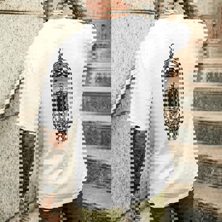 真空管デザイン・ヴィンテージ・アナログ・バルブ・アンプ、ギター メンズTシャツ バックプリント 彼への贈り物