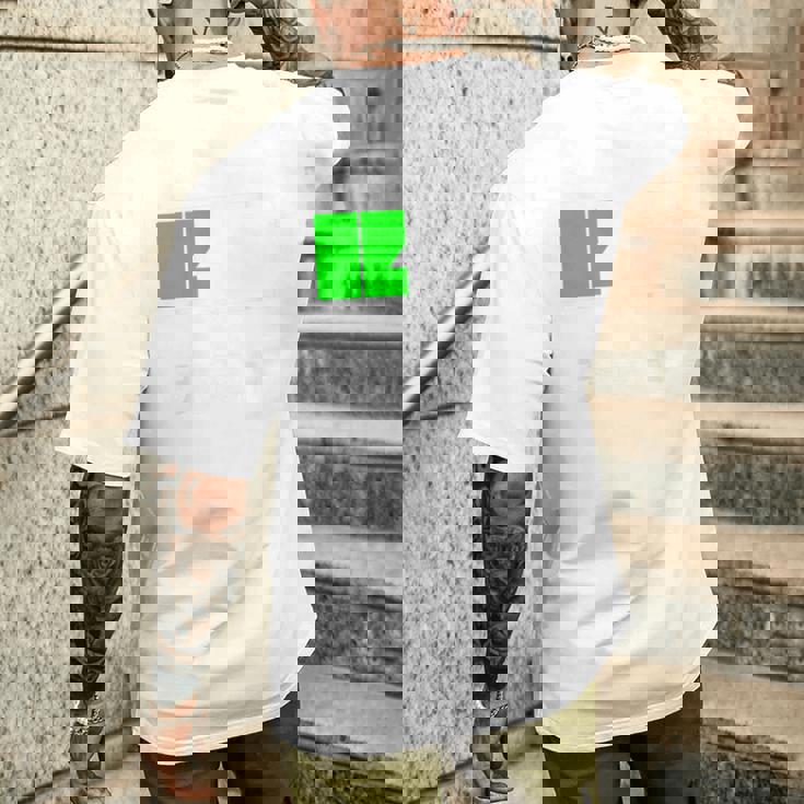 背中【充電中】電池 バッテリー おもしろ 面白い ギャグ ネタ ウケ狙い 笑える ユーモア おバカな 個性的な メンズTシャツ バックプリント 彼への贈り物