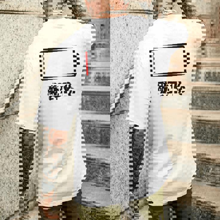 背中【残り1】電池 バッテリー おもしろ 面白い ギャグ ネタ ウケ狙い 笑える ユーモア おバカな 個性的な メンズTシャツ バックプリント 彼への贈り物