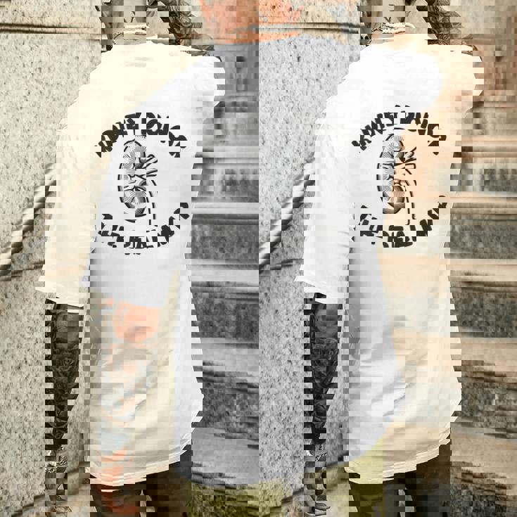 腎臓移植サバイバー 手術 回復記念日 メンズTシャツ バックプリント 彼への贈り物