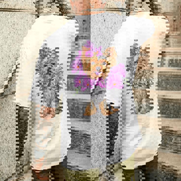 花を持つヨークシャー テリア 長袖tシャツ メンズTシャツ バックプリント 彼への贈り物