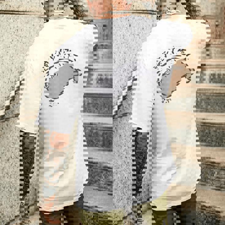 逆さバンバスピス サカバンバスピース サカバンバスピス ギャグ ダジャレ お笑い好き 古代魚 ネタ お笑い おもしろ ネ メンズTシャツ バックプリント 彼への贈り物