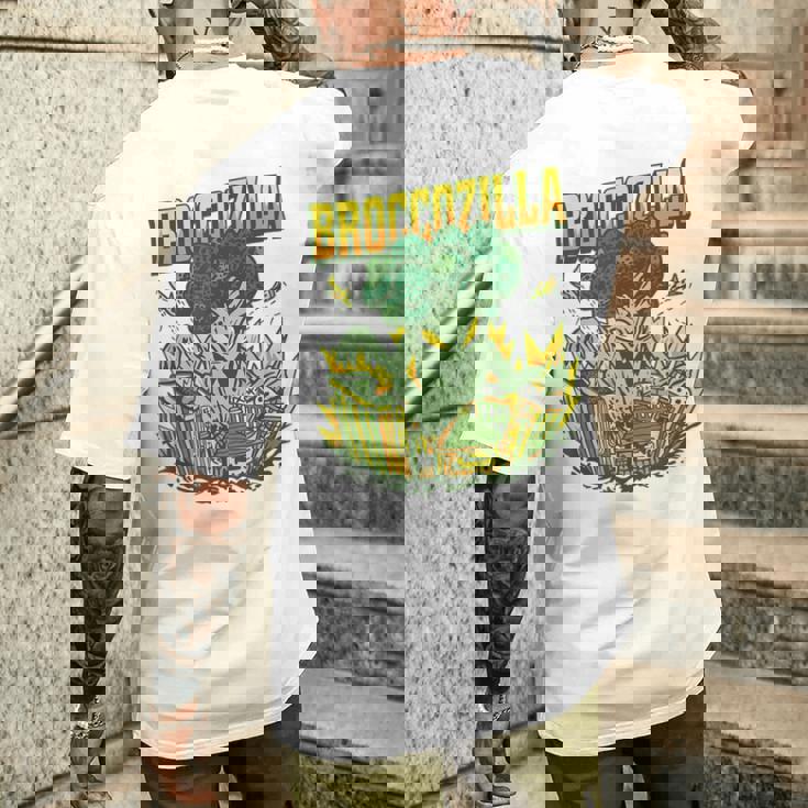 都市を攻撃する巨大なブロッコリーモンスター面白いブロッコリー メンズTシャツ バックプリント 彼への贈り物