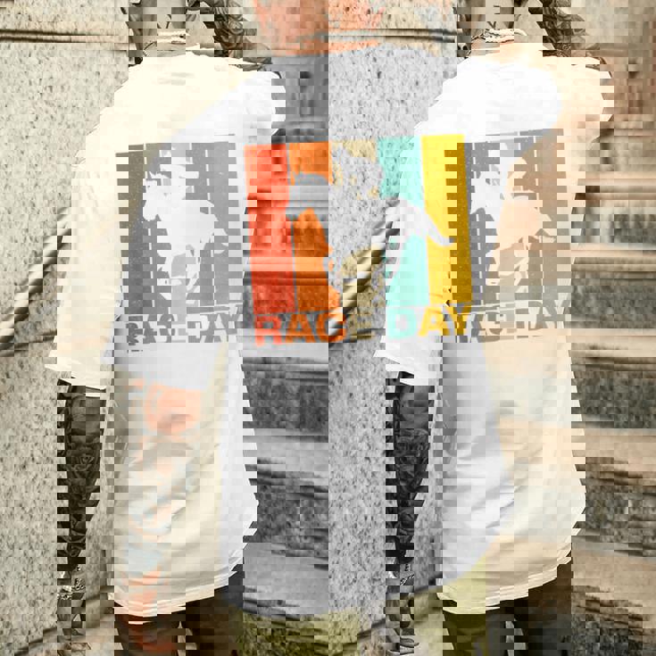 面白い 競馬 ビンテージ レースデー Ky ダービー 馬 ジョッキー メンズTシャツ バックプリント 彼への贈り物