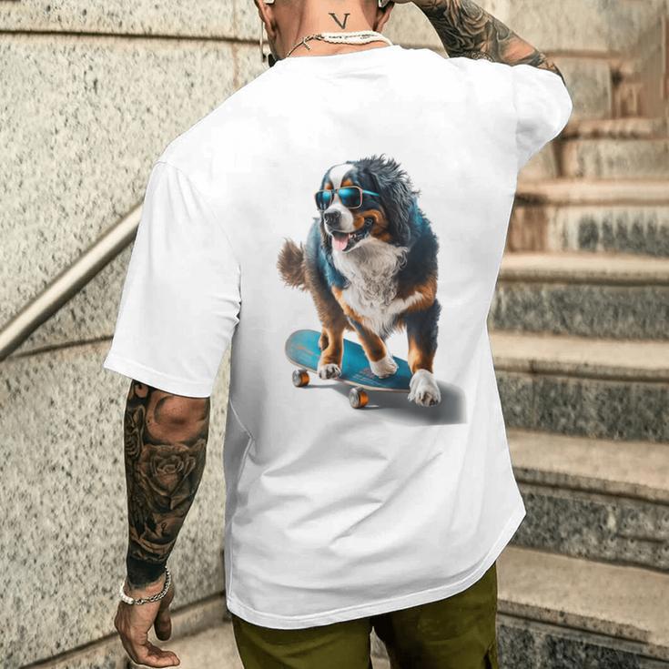 面白いスケートボード バーニーズマウンテンドッグ スケーター スケートグラフィック メンズTシャツ バックプリント 彼への贈り物