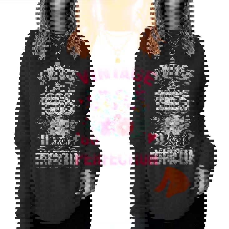 60Th B-Dayintage 1965 Floral 60 Years Of Perfection レディーススウェットシャツ