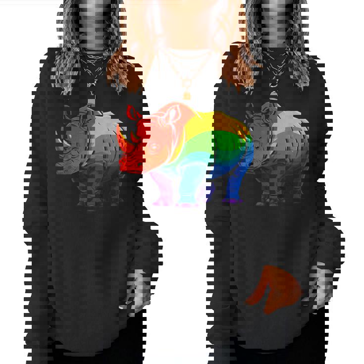 Lgbt 力強い虹色のサイ Rainbow Rhinoceros Graphic レディーススウェットシャツ