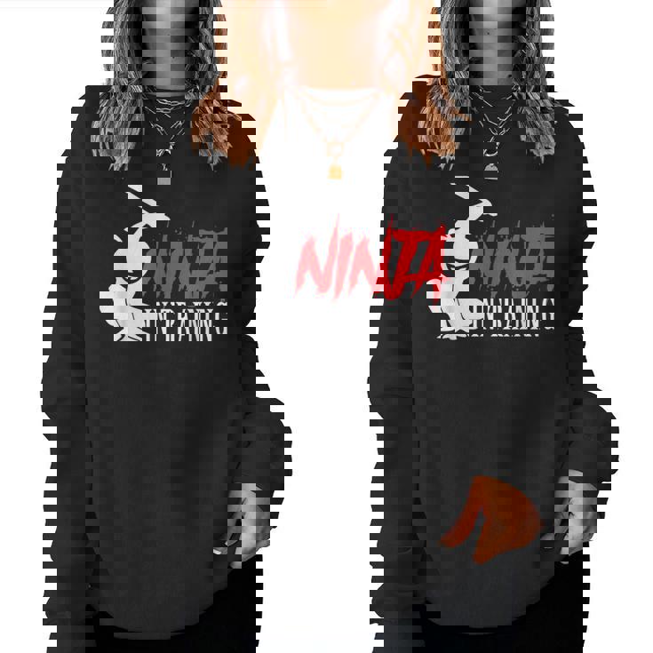 Ninja In Training 面白い忍者誕生日ギフト 男性 女性 子供 レディーススウェットシャツ