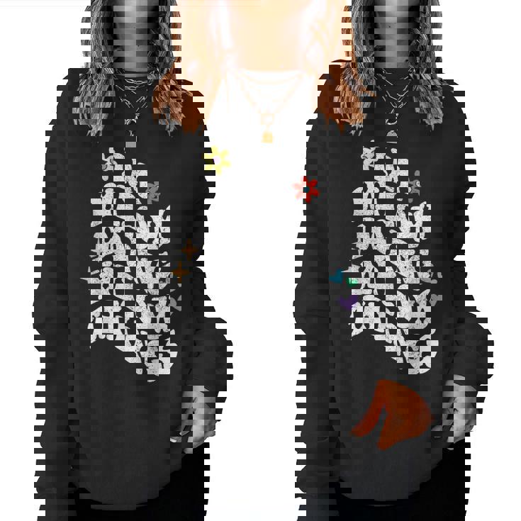 レトロ Groovy Im Wilow Doing Wilow Things おもしろ 母の日 レディーススウェットシャツ