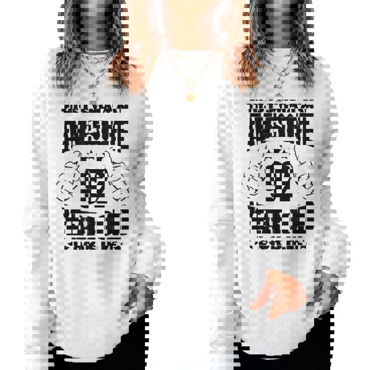 92歳の誕生日 女性 男性 素晴らしい92歳のおばあちゃん レディーススウェットシャツ