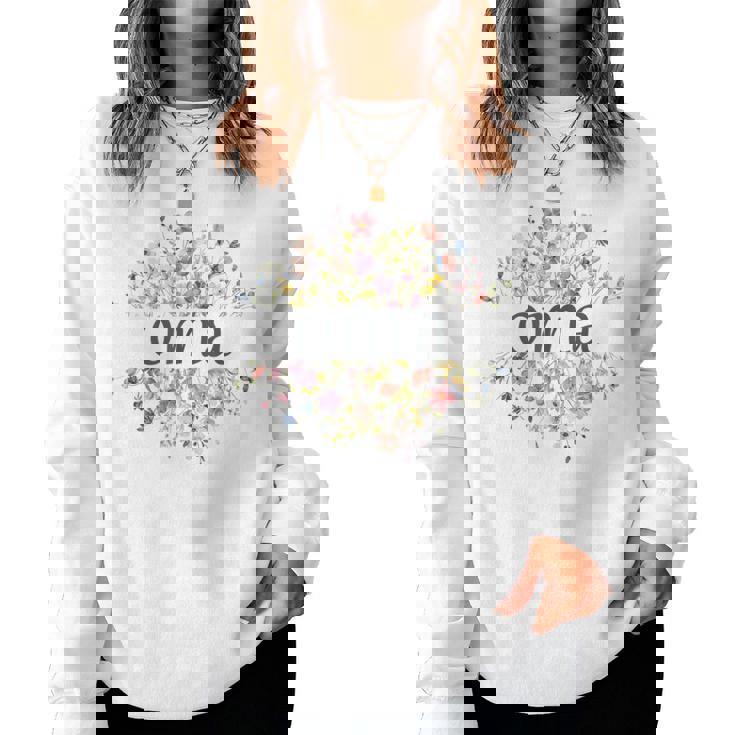 Oma For Grandma Women's Wildflower Floral Women Sweatshirt