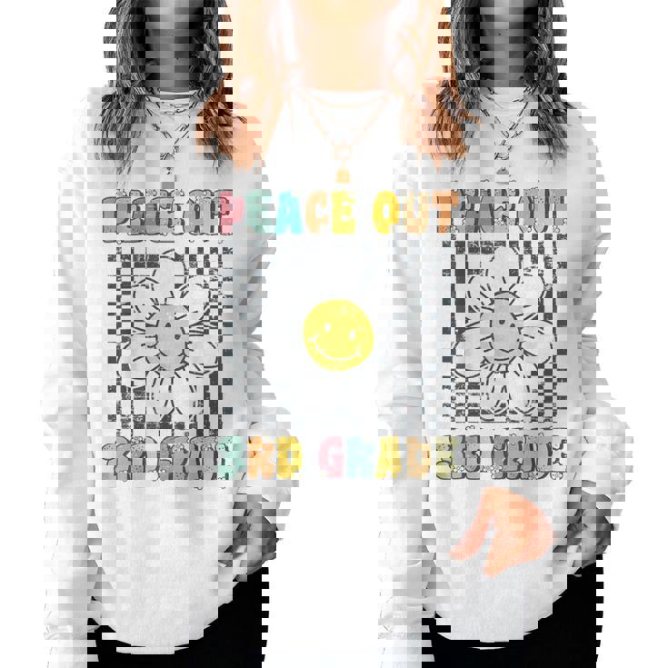 Peace Out Third Grade Retro Groovy Last Day Of 3Rd Grade Women Sweatshirt
