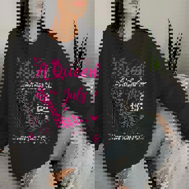 43歳の誕生日 ハイヒール A Queen Was Born In 7月 1981 レディーススウェットシャツ 彼女への贈り物