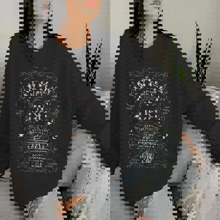 64歳の誕生日 男性 女性 64歳 1961年 誕生日プレゼント レディーススウェットシャツ 彼女への贈り物