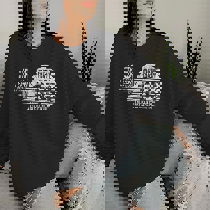 80歳の誕生日 メンズギフト 80歳 女性用 80年 8月 1943 レディーススウェットシャツ 彼女への贈り物