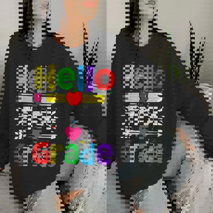 Hello First Grade Back Tochool 1St Day Of 1St Grade レディーススウェットシャツ 彼女への贈り物