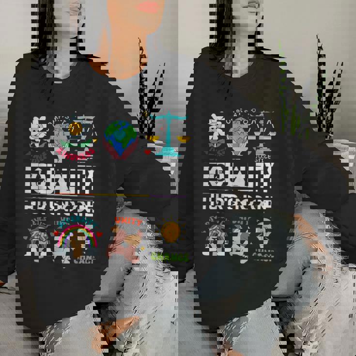 Lgbt 平等は誰もプライドを痛めない 人権 男性 女性 キッズ レディーススウェットシャツ 彼女への贈り物