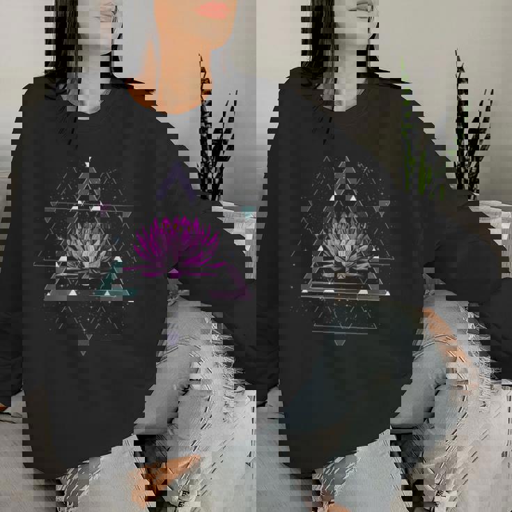 Lotus Floweracred Geometry Yoga Meditationpiritual Zen レディーススウェットシャツ 彼女への贈り物