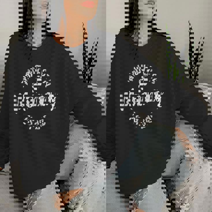 Promoted To Mommy 2025 レディーススウェットシャツ 彼女への贈り物