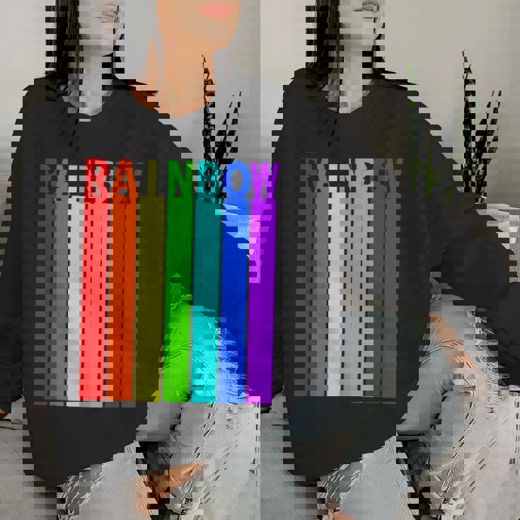 Rainbow レインボー《虹 カラー》【デザインアート】文字 7色 カラフル レディーススウェットシャツ 彼女への贈り物