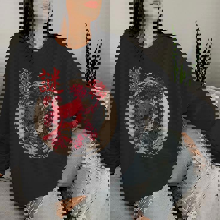 Redpider Lily の 彼岸花 または ヒガンバナ と 日本の天狗の面 の グラフィック レディーススウェットシャツ 彼女への贈り物