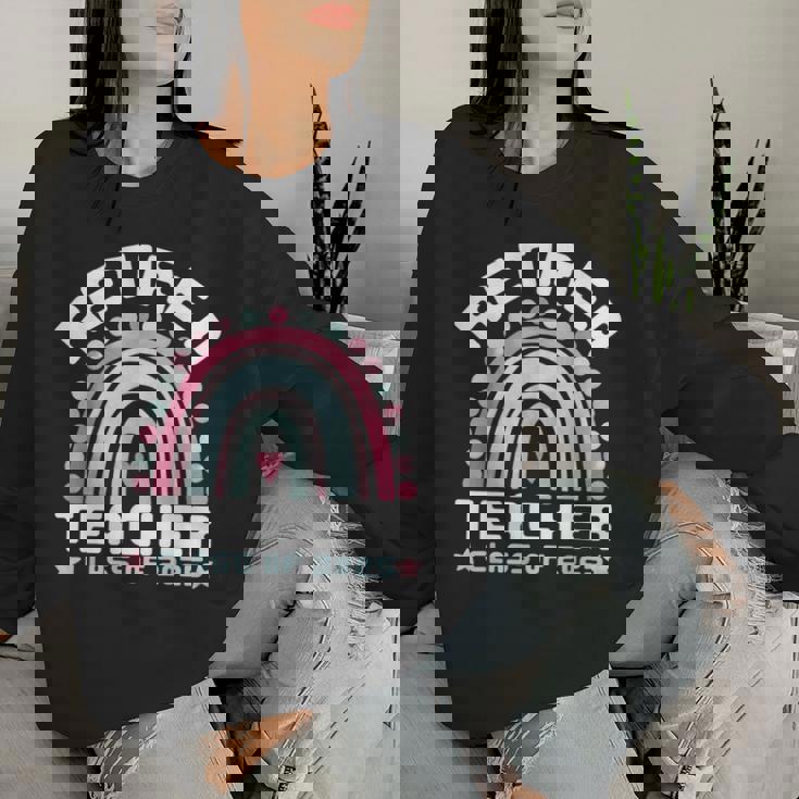 Retired Teacher Class Of 2025 Rainbow Retro Graduation レディーススウェットシャツ 彼女への贈り物