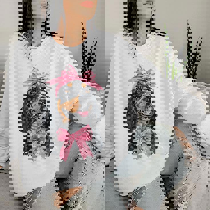 Coquette Bow Coonhound Dog Mom ピンクリボンガール レディーススウェットシャツ 彼女への贈り物