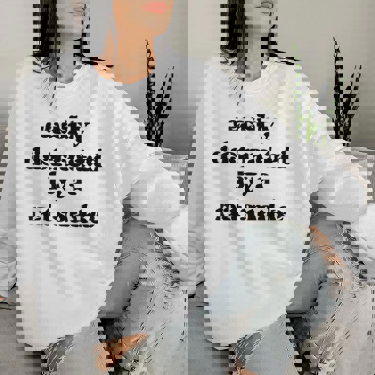 Easy Distracted By Anake Dad Mom Ratnake レディーススウェットシャツ 彼女への贈り物