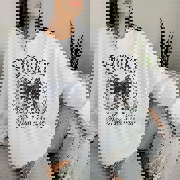 Spooky Mamas Club ソーシャル ハロウィン ダークコケット ブラック リボン レディーススウェットシャツ 彼女への贈り物