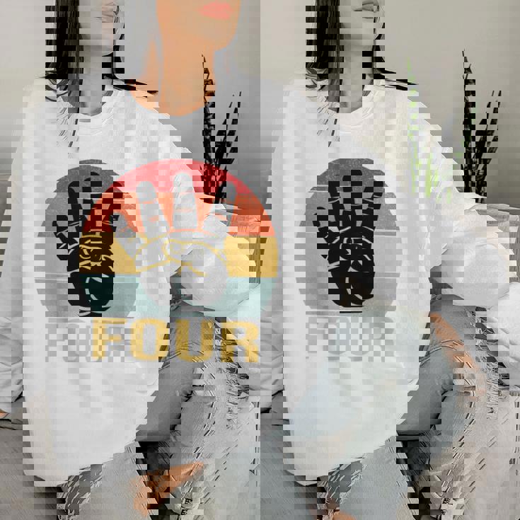 キッズ 4 歳の誕生日 4 つの指 私は 4 4 歳の男の子、女の子 レディーススウェットシャツ 彼女への贈り物