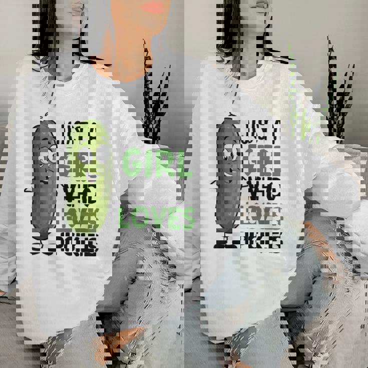 ピクルスが大好きな女の子だけ おかしなきゅうり レディーススウェットシャツ 彼女への贈り物