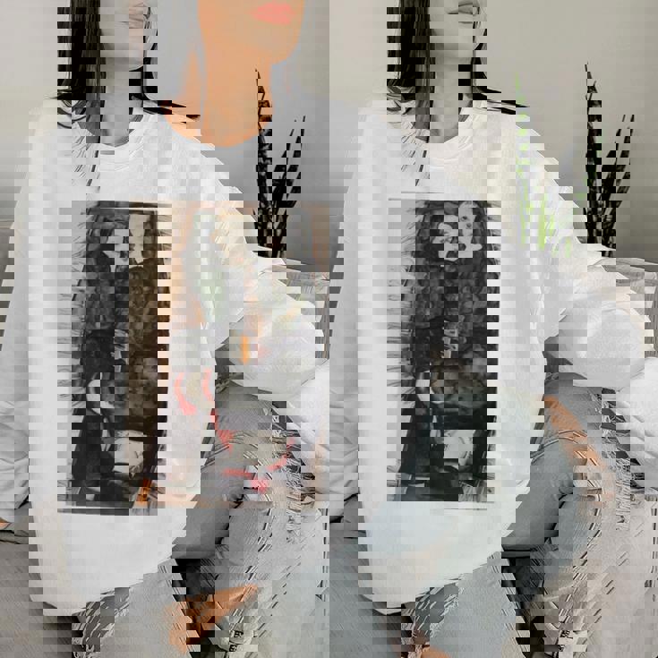 フリンジ付きの毛布の上の二人の女の子 エゴン・シーレ作 1911 長袖tシャツ レディーススウェットシャツ 彼女への贈り物