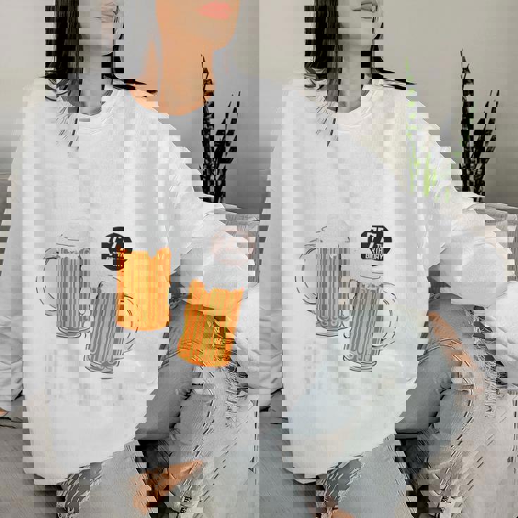 喜寿祝い ビール好き 酒好き 父 母 男性 女性 77歳お祝い Cheers To Embracing Life レディーススウェットシャツ 彼女への贈り物