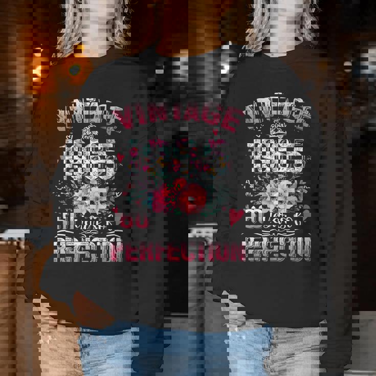 60Th B-Dayintage 1965 Floral 60 Years Of Perfection レディーススウェットシャツ 面白い贈り物