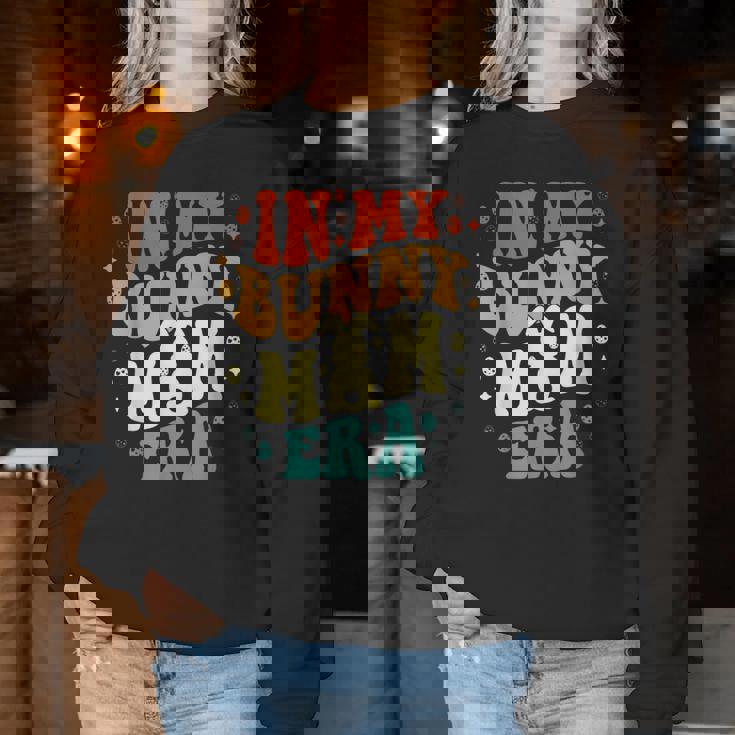 In My Bunny Mom Era ヴィンテージ イースターデー 母の日 レディーススウェットシャツ 面白い贈り物